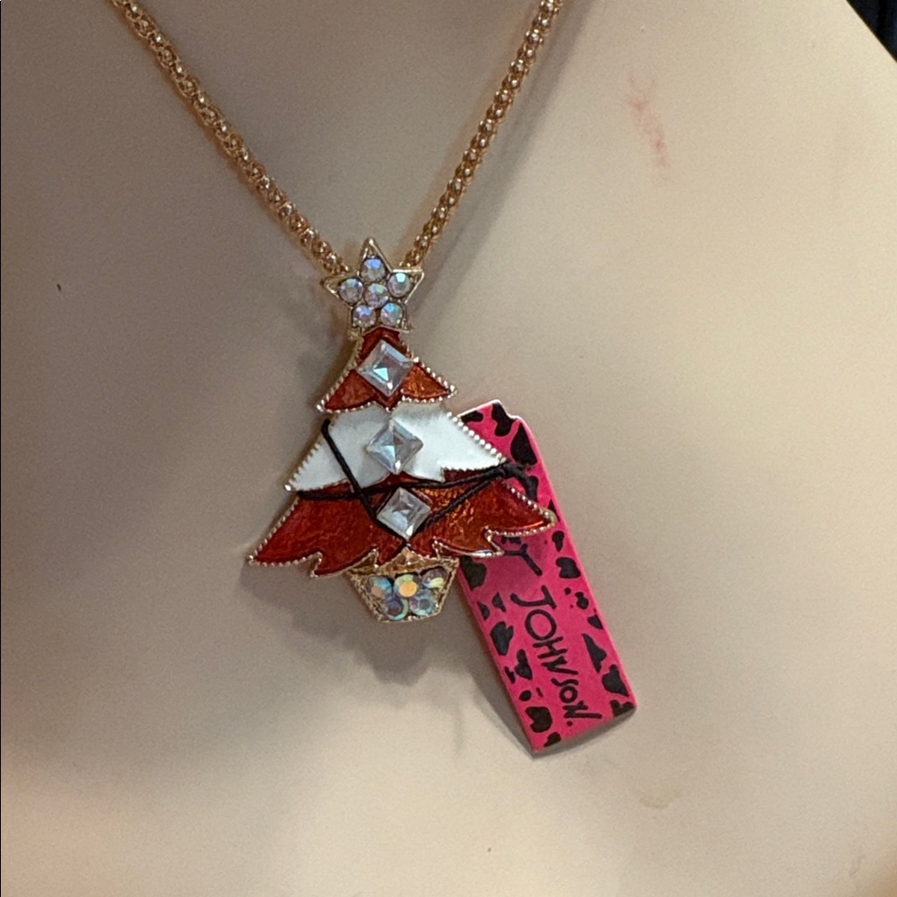 NWT Betsey Johnson Christmas tree necklace with Swarovski crystals